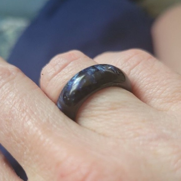 💜3/$30 Unisex Size 10 Blue Fire Black Ring - Picture 5 of 10